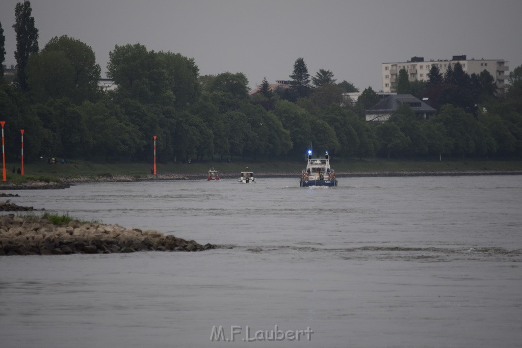 PRhein Koeln Porz Ensen Schwimmer untergegangen P040.JPG - Miklos Laubert